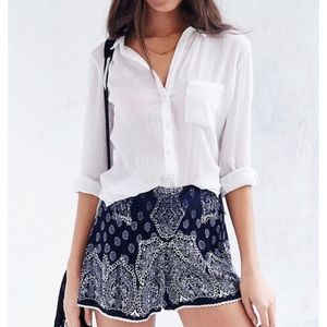 Patrons of Peace dark navy blue and white boho print shorts size medium